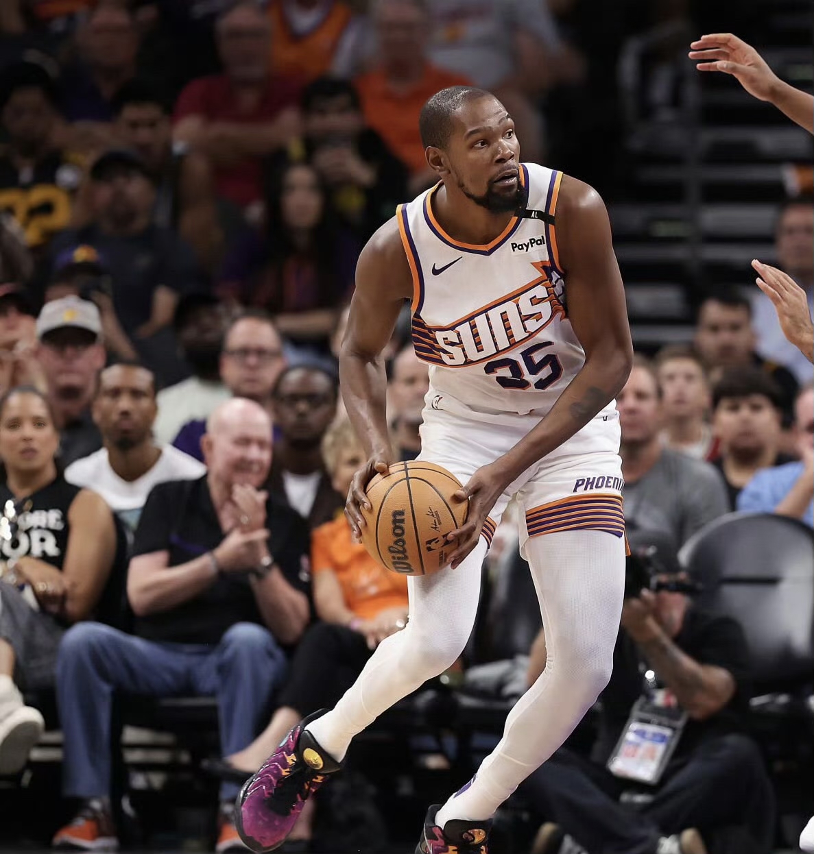 窗口期NBA季后赛焦点战,菲尼克斯太阳外线爆发,气氛紧张,训练强度明显提升的简单介绍